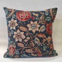 Подушка гобеленова  Art de lys Англійський сад 2 на синьому фоні, 50х50