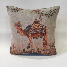 Подушка гобеленова  Верблюд 24х24